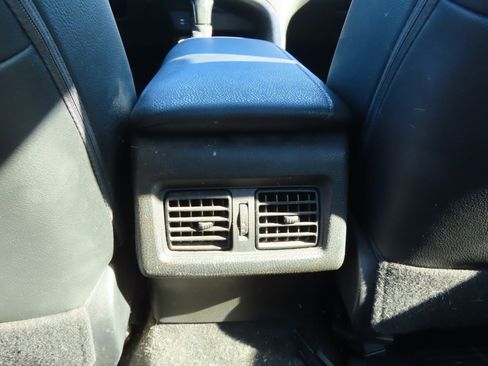 Used 2018 Toyota Camry XLE image 17