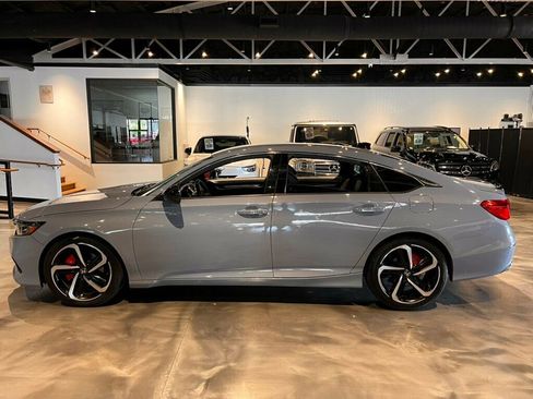 Used 2021 Honda Accord Sport image 2