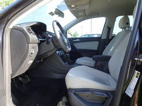 Used 2018 Volkswagen Tiguan S FWD image 9