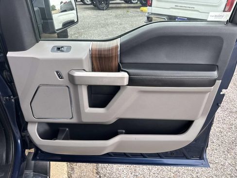 Used 2015 Ford F150 Lariat w/ Equipment Group 502A Luxury RWD image 16