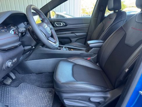 Used 2025 Jeep Compass Trailhawk image 50