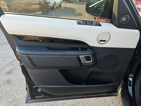 Used 2023 Land Rover Discovery S R-Dynamic AWD/4WD image 7
