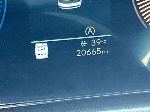 Used 2024 Hyundai Santa Fe SE image 12