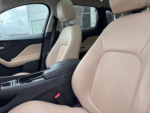 Used 2019 Jaguar F-PACE Premium image 18