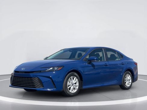 Used 2026 Toyota Camry LE w/ Convenience Package FWD image 2