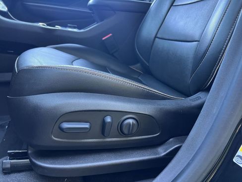 Used 2022 GMC Terrain AT4 w/ Infotainment Package II image 12