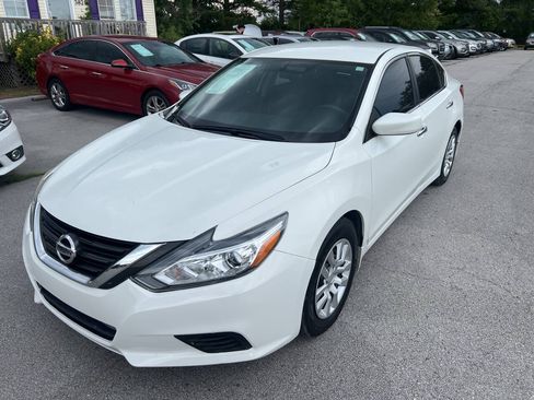 Used 2018 Nissan Altima 2.5 S w/ S Convenience Package FWD image 2