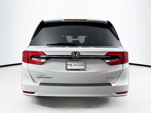 Used 2024 Honda Odyssey Elite image 12