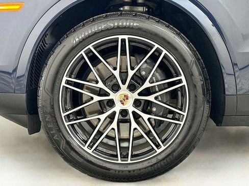 Certified 2025 Porsche Cayenne image 31