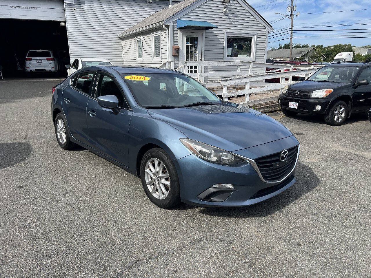 Used 2014 MAZDA MAZDA3 i Grand Touring FWD image 2