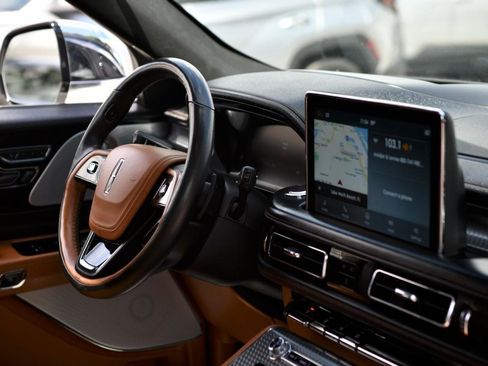 Used 2020 Lincoln Aviator Black Label w/ Dynamic Handling Package image 17