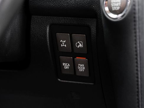 Used 2015 Lexus LX 570 4WD image 31