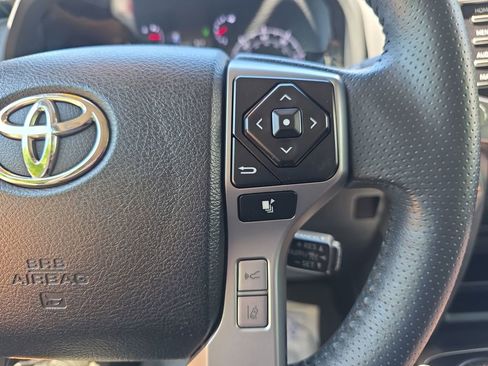 Used 2022 Toyota 4Runner SR5 Premium w/ Moonroof Package RWD image 23
