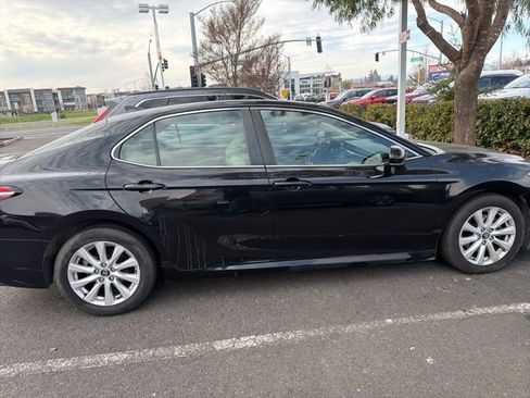 Used 2019 Toyota Camry LE image 4