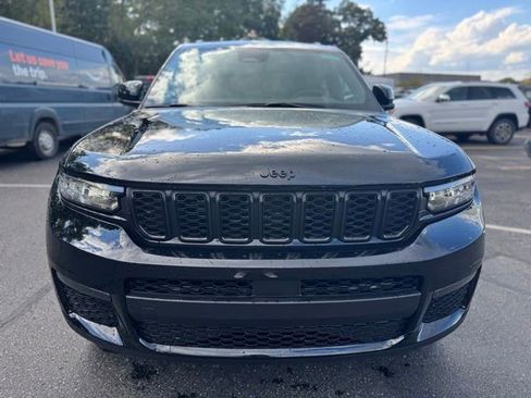 New 2025 Jeep Grand Cherokee L Limited w/ Black Appearance Package image 2