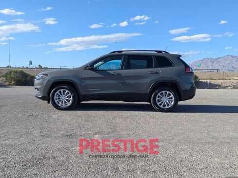 Used 2022 Jeep Cherokee Latitude Lux AWD/4WD image 11