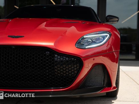 Used 2021 Aston Martin DBS Superleggera RWD image 5