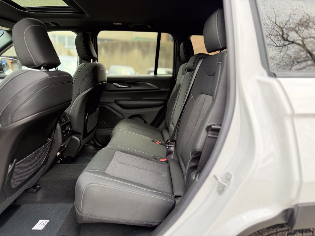 New 2026 Jeep Grand Cherokee Laredo X AWD/4WD image 11