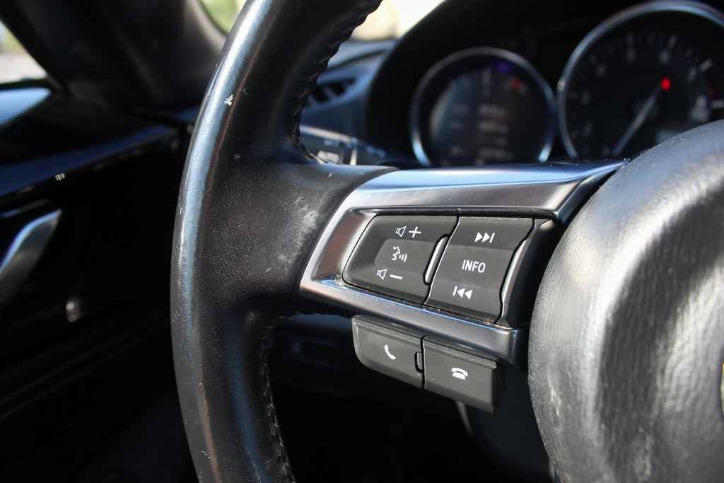 Used 2020 MAZDA MX-5 Miata RF Grand Touring RWD image 17
