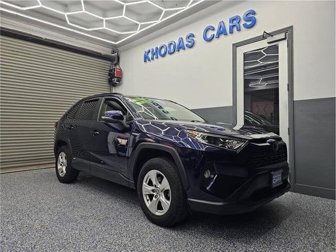 Used 2020 Toyota RAV4 XLE w/ Convenience Package AWD/4WD image 7