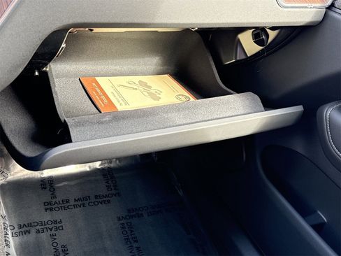 Used 2023 Volvo XC60 T8 Ultimate w/ Climate Package image 26