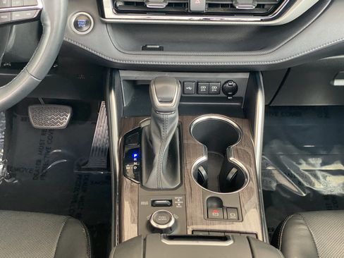 Used 2021 Toyota Highlander Platinum AWD/4WD image 8