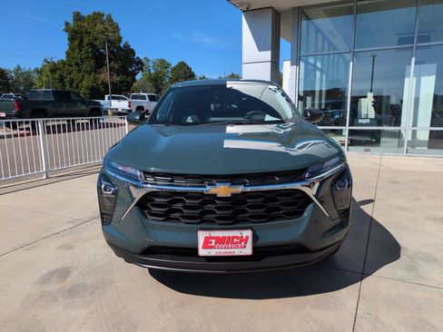 Used 2026 Chevrolet Trax LS FWD image 8
