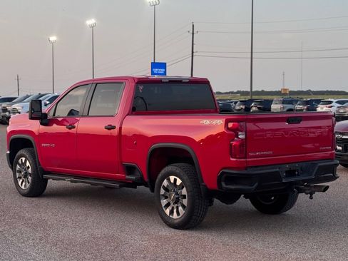 Used 2022 Chevrolet Silverado 2500 Custom w/ Custom Convenience Package AWD/4WD image 5