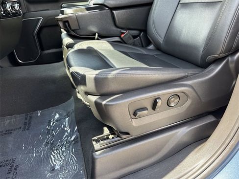 Used 2024 GMC Sierra 1500 SLT image 12