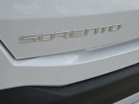 New 2026 Kia Sorento LX FWD image 11