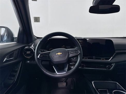 Used 2025 Chevrolet Equinox LT image 23