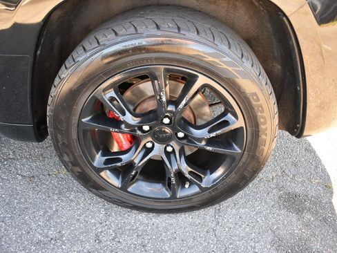 Used 2014 Jeep Grand Cherokee SRT AWD/4WD image 33