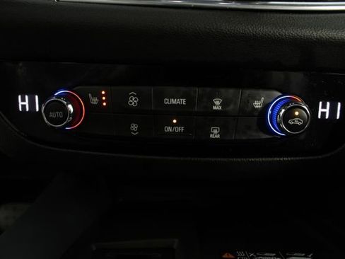 Used 2023 Buick Enclave Essence w/ Experience Buick Package image 6