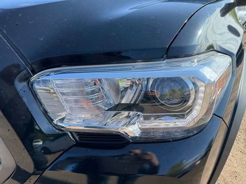 Used 2023 Toyota Tacoma TRD Off-Road AWD/4WD image 9