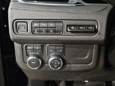 Used 2024 GMC Yukon Denali image 26