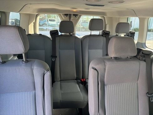 Used 2017 Ford Transit 350 XLT image 11