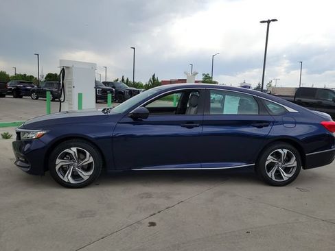 Used 2019 Honda Accord EX image 6
