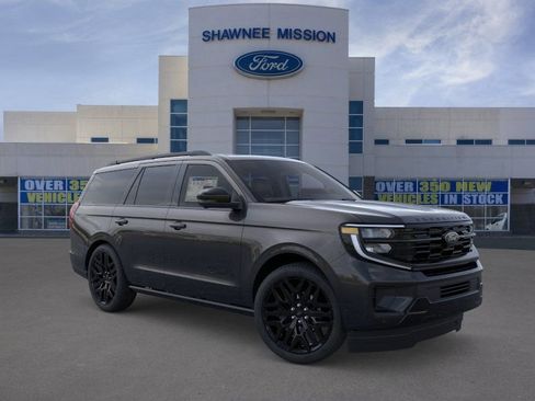 New 2026 Ford Expedition Platinum w/ Stealth Performance Package AWD/4WD image 7
