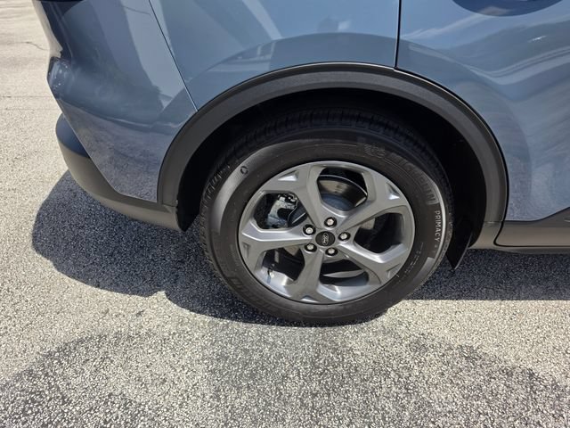 Used 2025 Ford Escape ST-Line w/ Tech Pack #1 FWD image 12