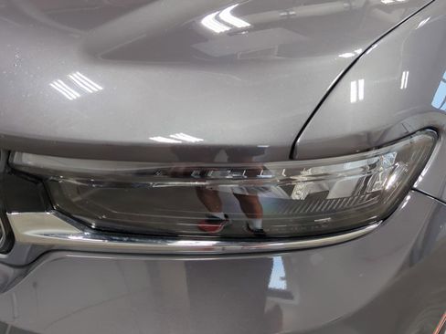 Used 2022 Jeep Grand Cherokee Overland w/ Advanced Protech Group III image 16