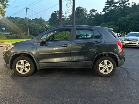 Used 2019 Chevrolet Trax LS AWD/4WD image 8