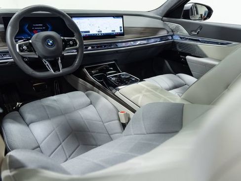 Used 2023 BMW i7 xDrive60 AWD/4WD image 20