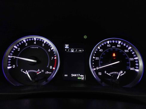 Used 2018 Toyota Highlander XLE AWD/4WD image 19