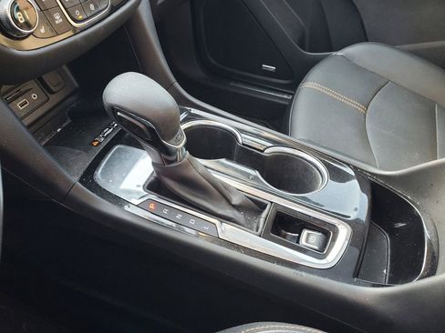 Used 2023 Chevrolet Equinox Premier FWD image 29