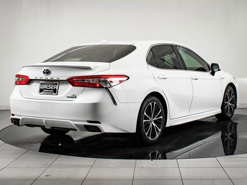 Used 2018 Toyota Camry SE image 7