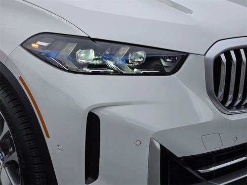 Certified 2025 BMW X5 xDrive50e w/ Parking Assistance Package image 8