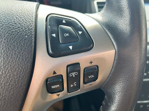 Used 2016 Ford Flex SEL image 19