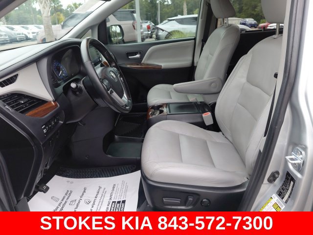 Used 2019 Toyota Sienna Limited Premium AWD/4WD image 19