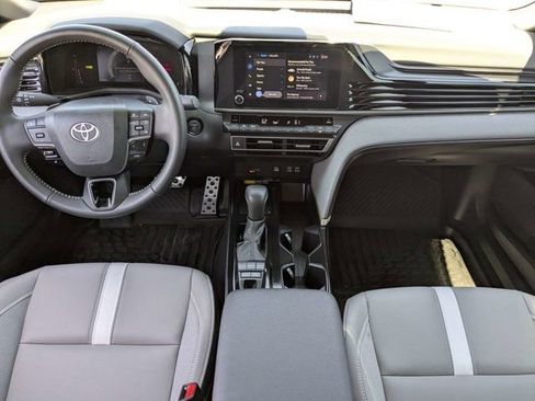 Used 2025 Toyota Camry SE FWD image 14