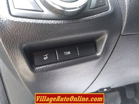 Used 2017 Ford Explorer XLT w/ XLT Technology Feature Bundle AWD/4WD image 18